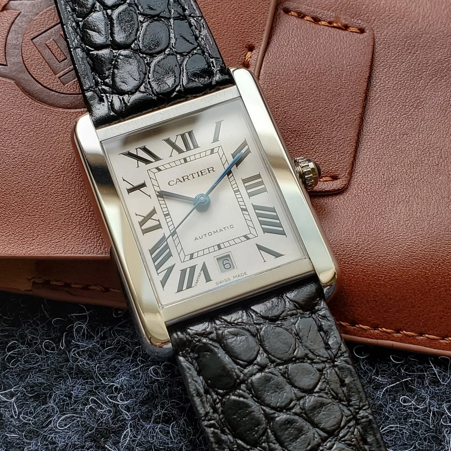 Cartier Watch TANK SOLO XI 41 STEEL CASE BLACK LEATHER STRAP