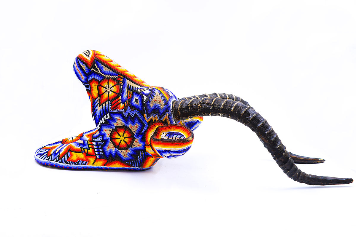 Cabeza de Antílope - Obra de Arte Huichol