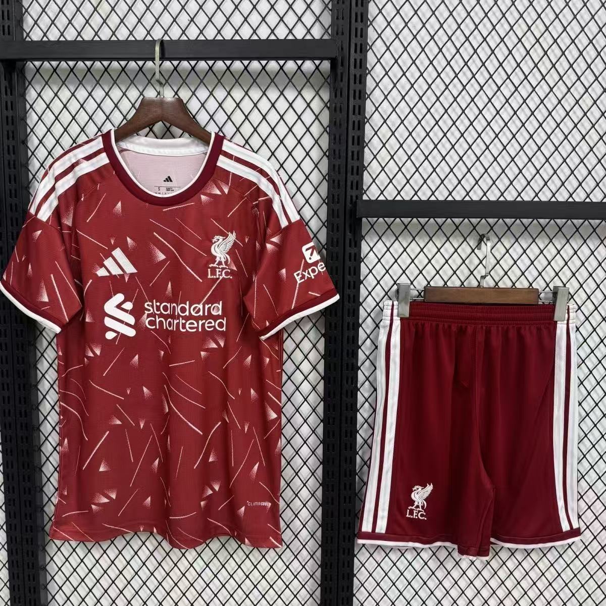 Liverpool 26-27 Home Children's Set