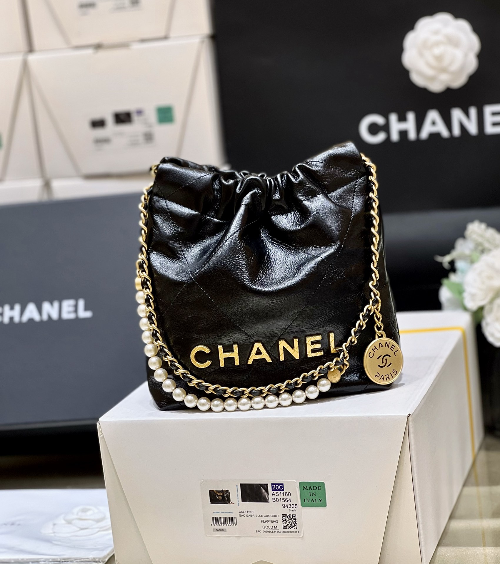 Chanel 22 Mini Handbag Shiny Crumpled Calfskin & Gold-Tone Metal Black