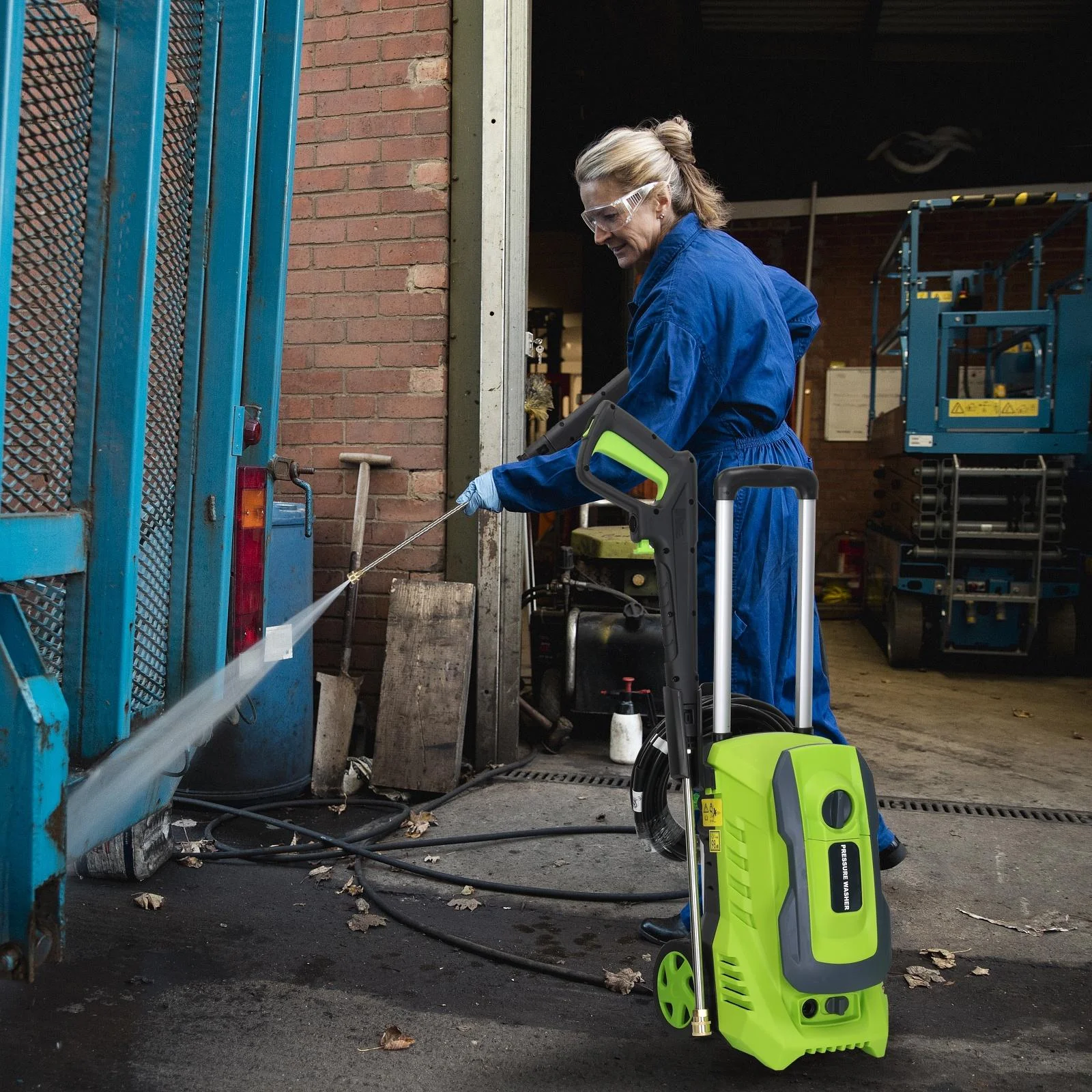 Seizeen Pressure Washer, Power Washer Electric Powered Max 3300 PSI 2 GPM, 1800W 110V Motor, with Foam Cannon & 7.3M Hose, Car House Garden Cleaning