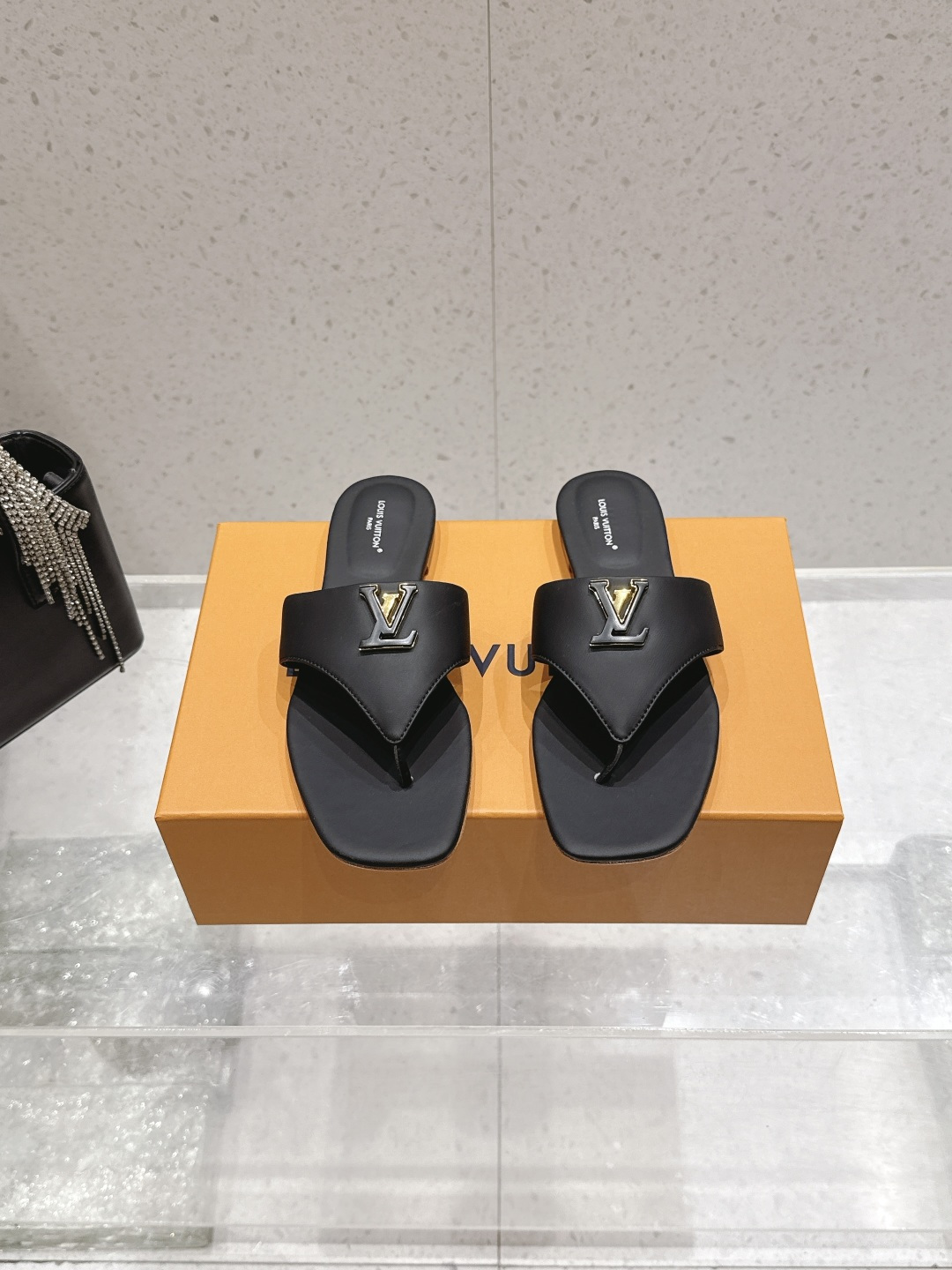 LV Flip-Flops