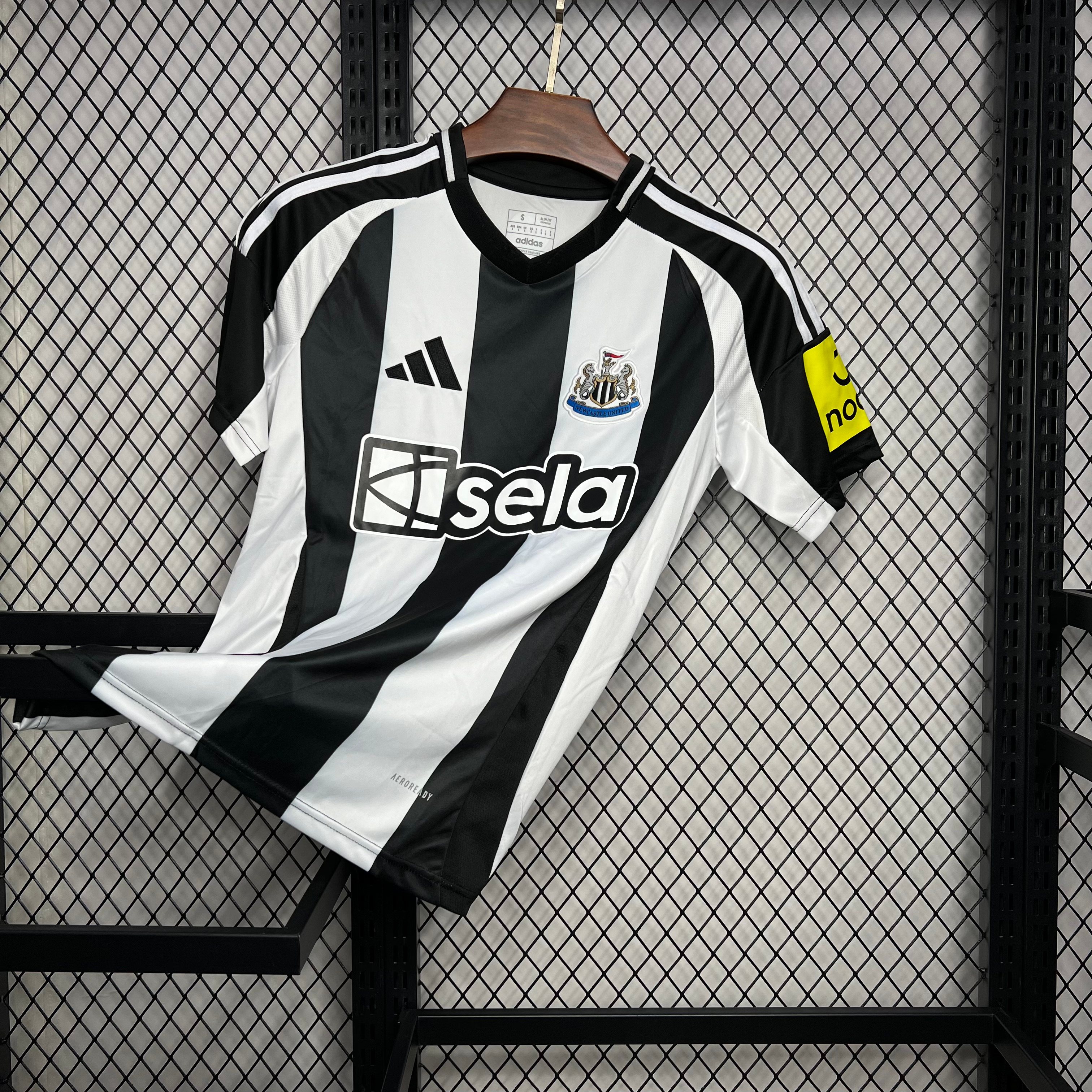 2024/2025 Newcastle United Home Football Shirt （Fans）