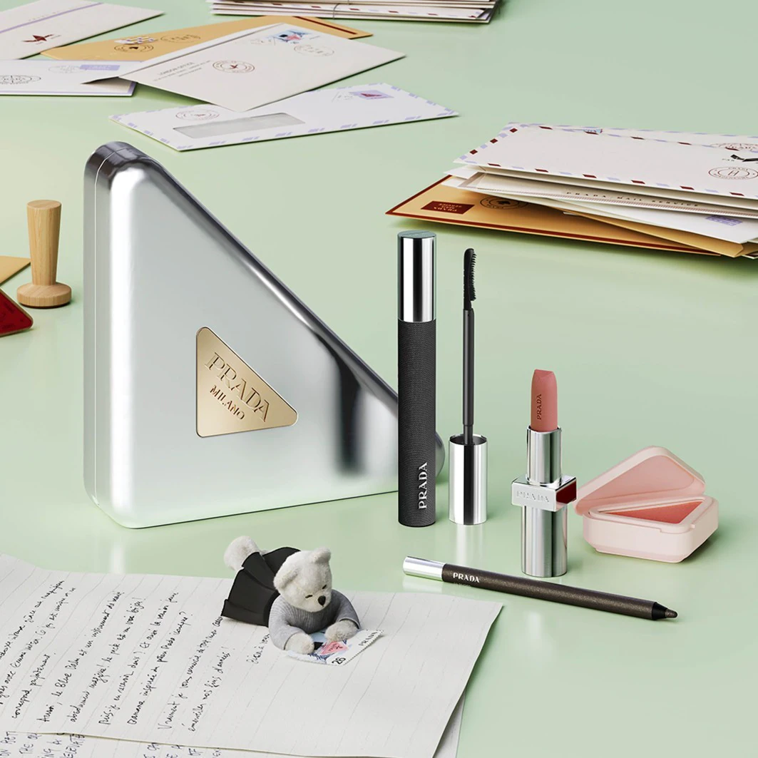 Beauty Clutch Set (Mascara + Eyeliner + Lipstick + Blush)