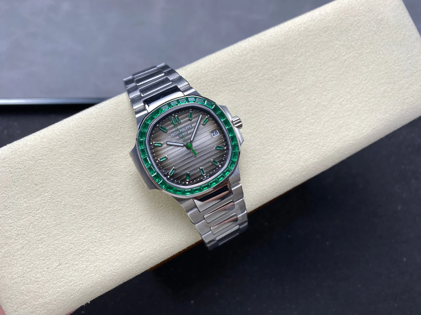 PATEK Nautilus 35.2mm Silver Green Black Dial