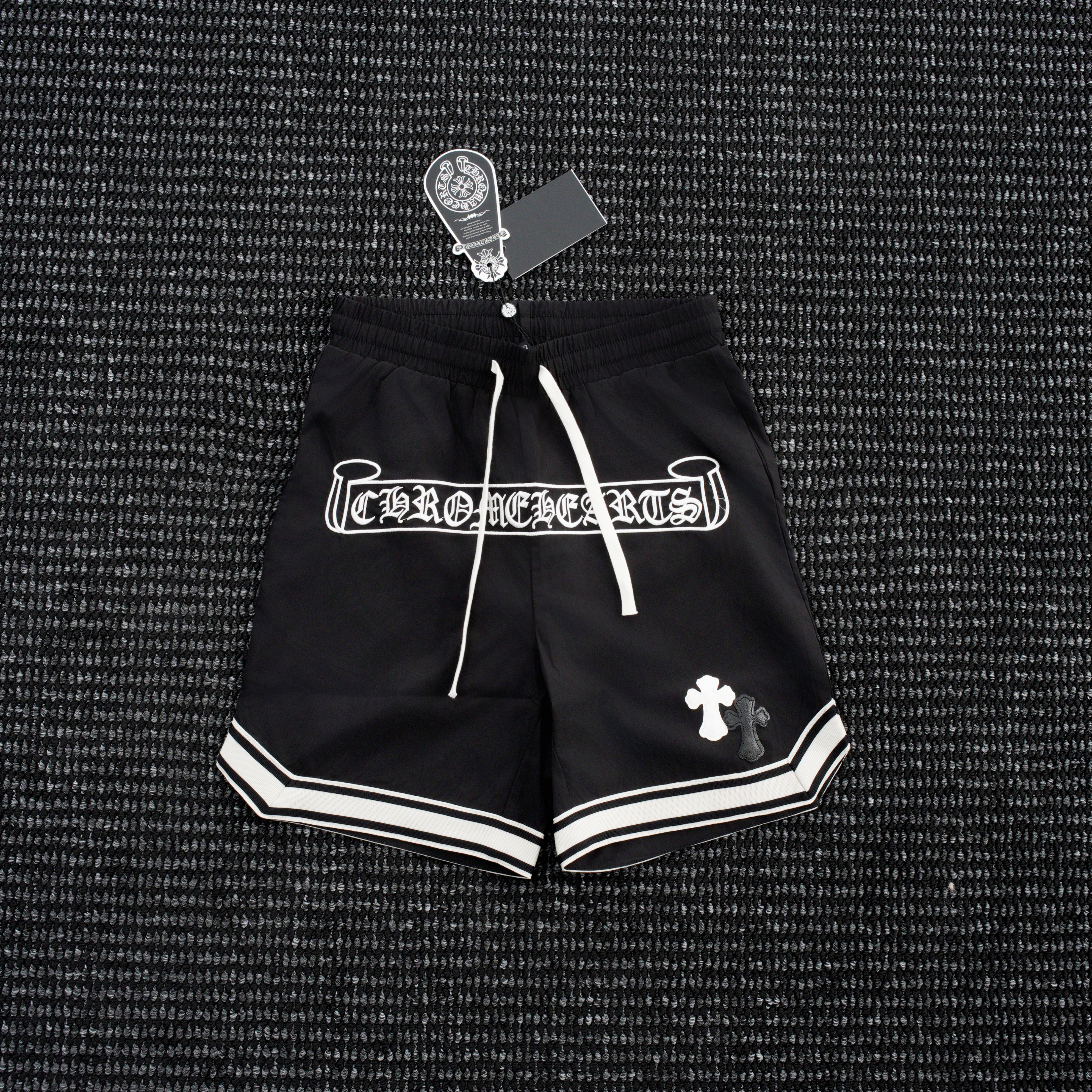 Roll-up Letter Embroidery White Sports Shorts