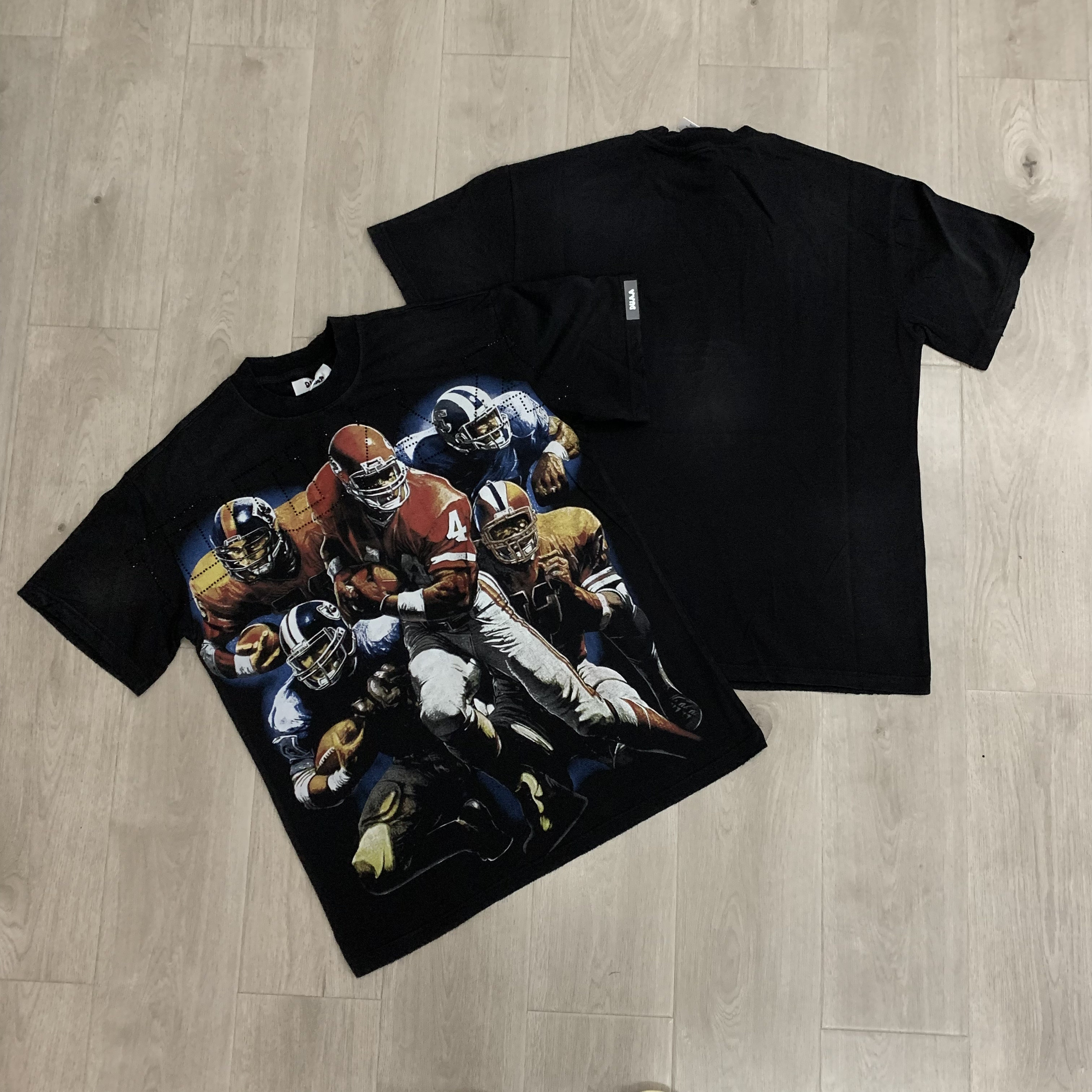 The latest trendy streetwear T-shirt with rhinestones and short sleeves
