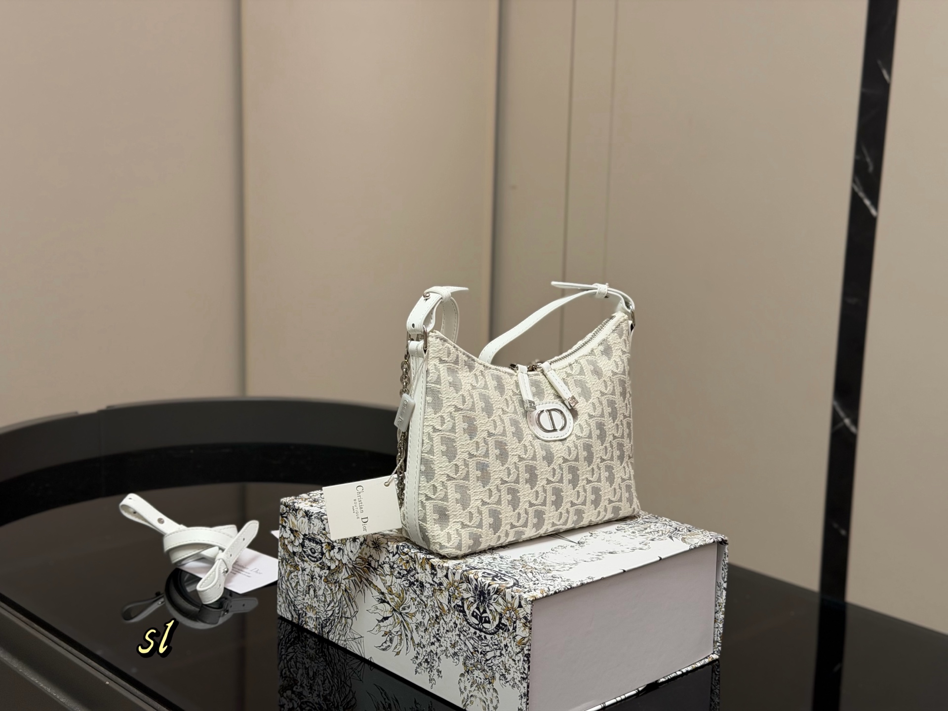 Dior Nomad's new underarm hobo bag