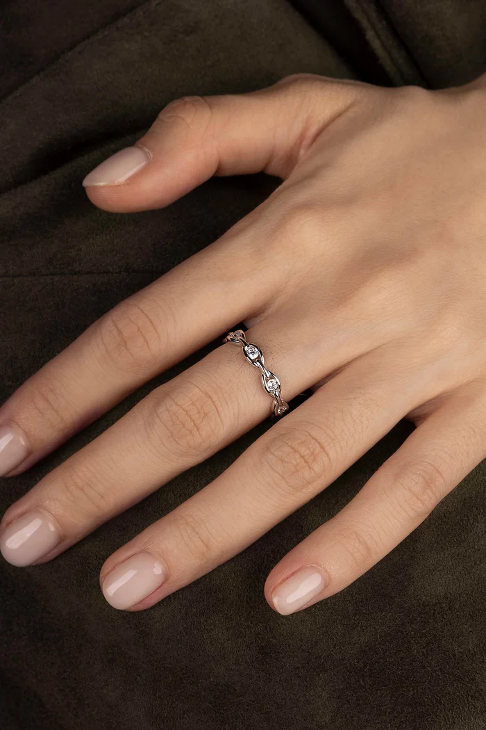 Anello a catena pavé