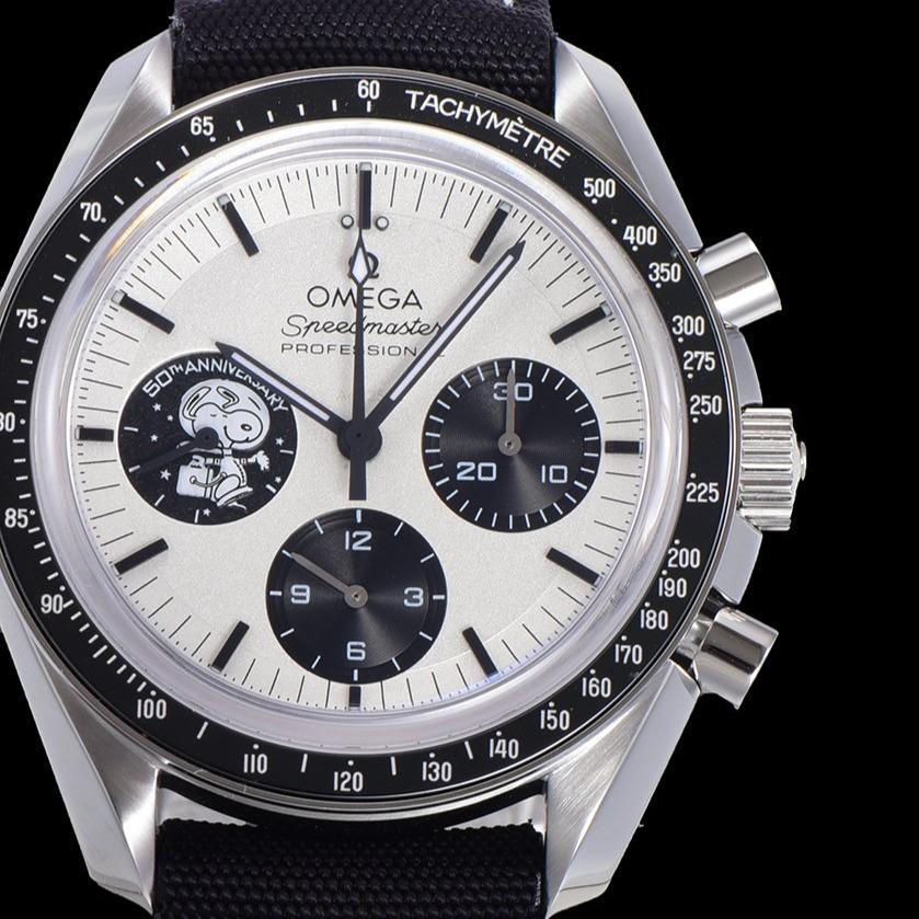 Omega Watch SPEEDMASTER MOONWATCH SNOOPY BLACK BEZEL TEXTILE