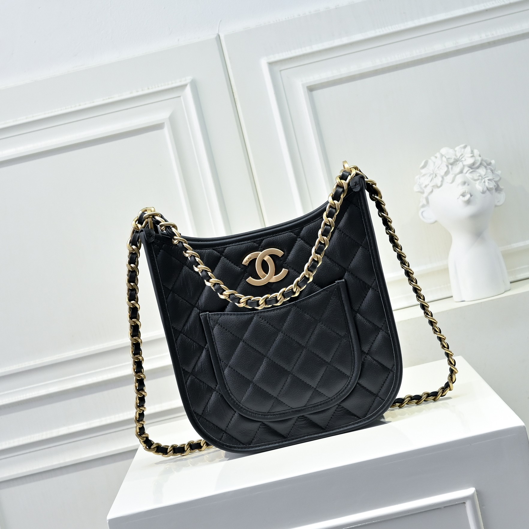 CHANEL small cosmetic crossbody bag
