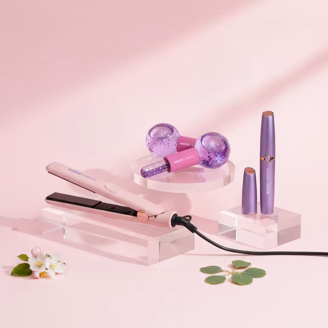Almost Famous  Glow & Go Travel Beauty Set