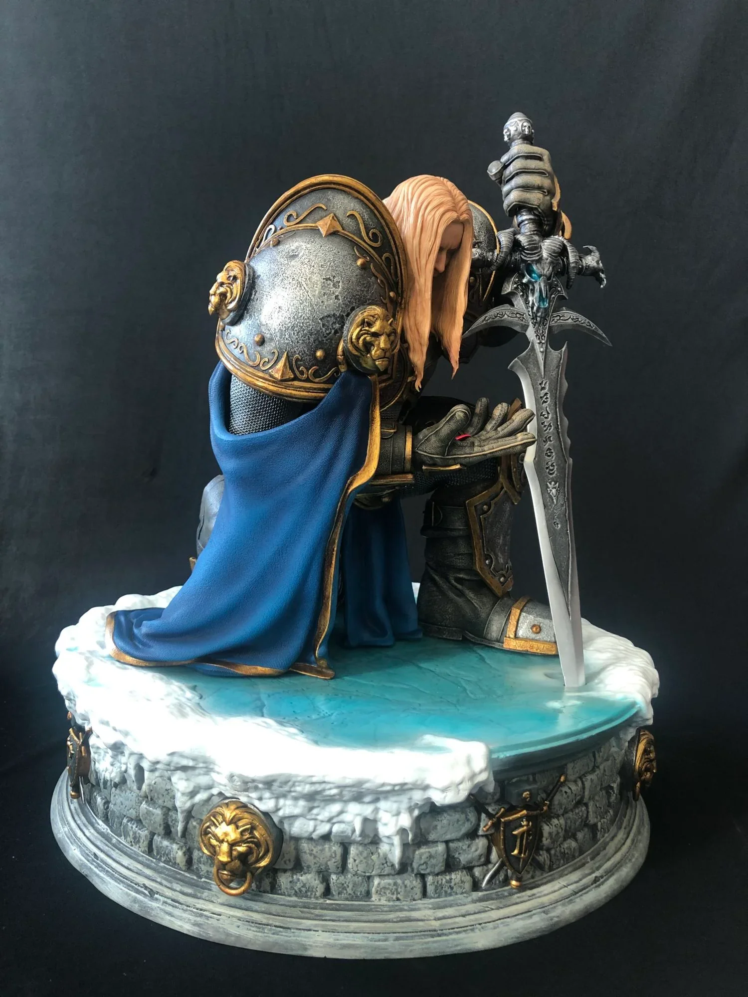 World of Warcraft - Arthas Menethil | 1:4 Statue | by Noah Studios