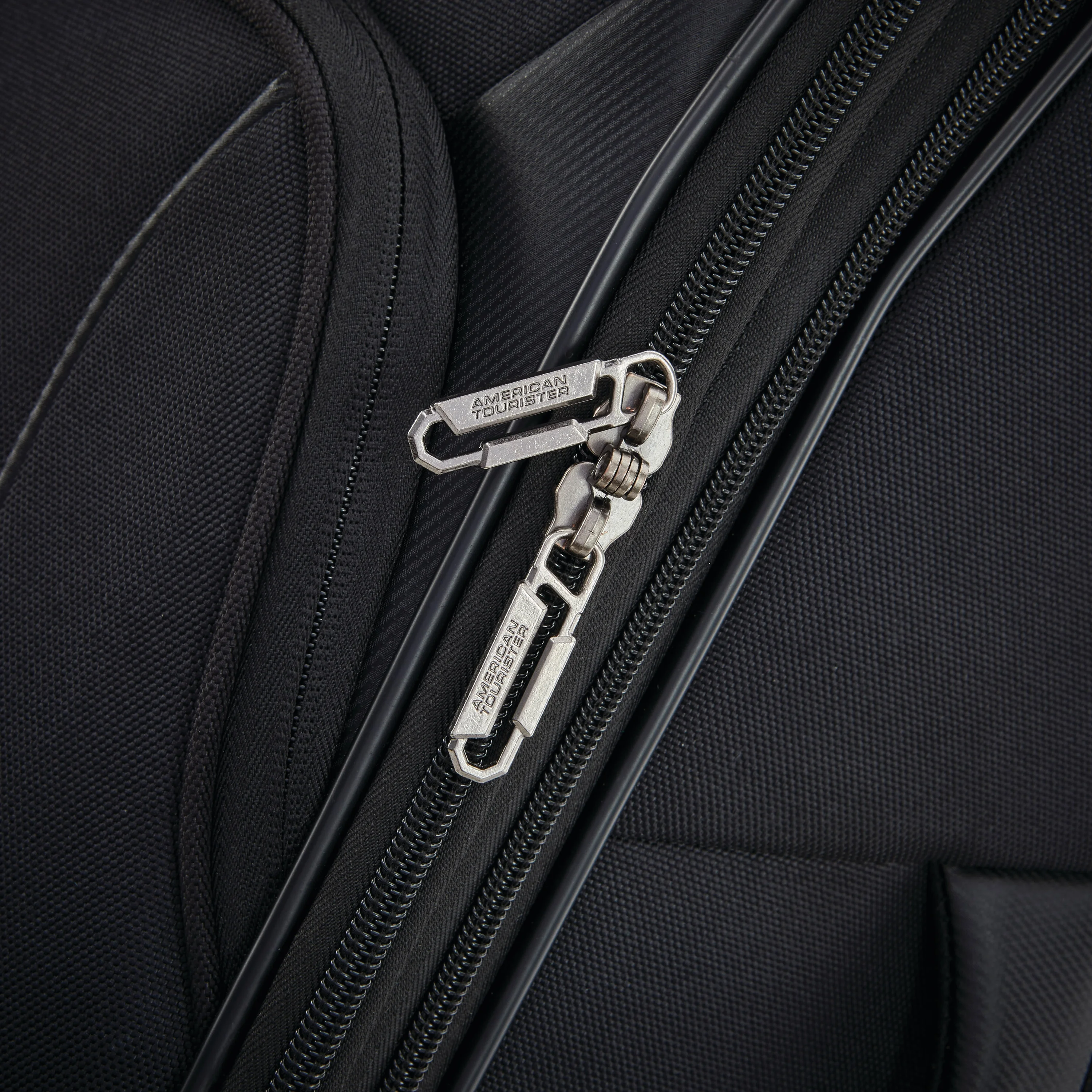 American Tourister 4 KIX 2.0 20" Carry-on Spinner Luggage