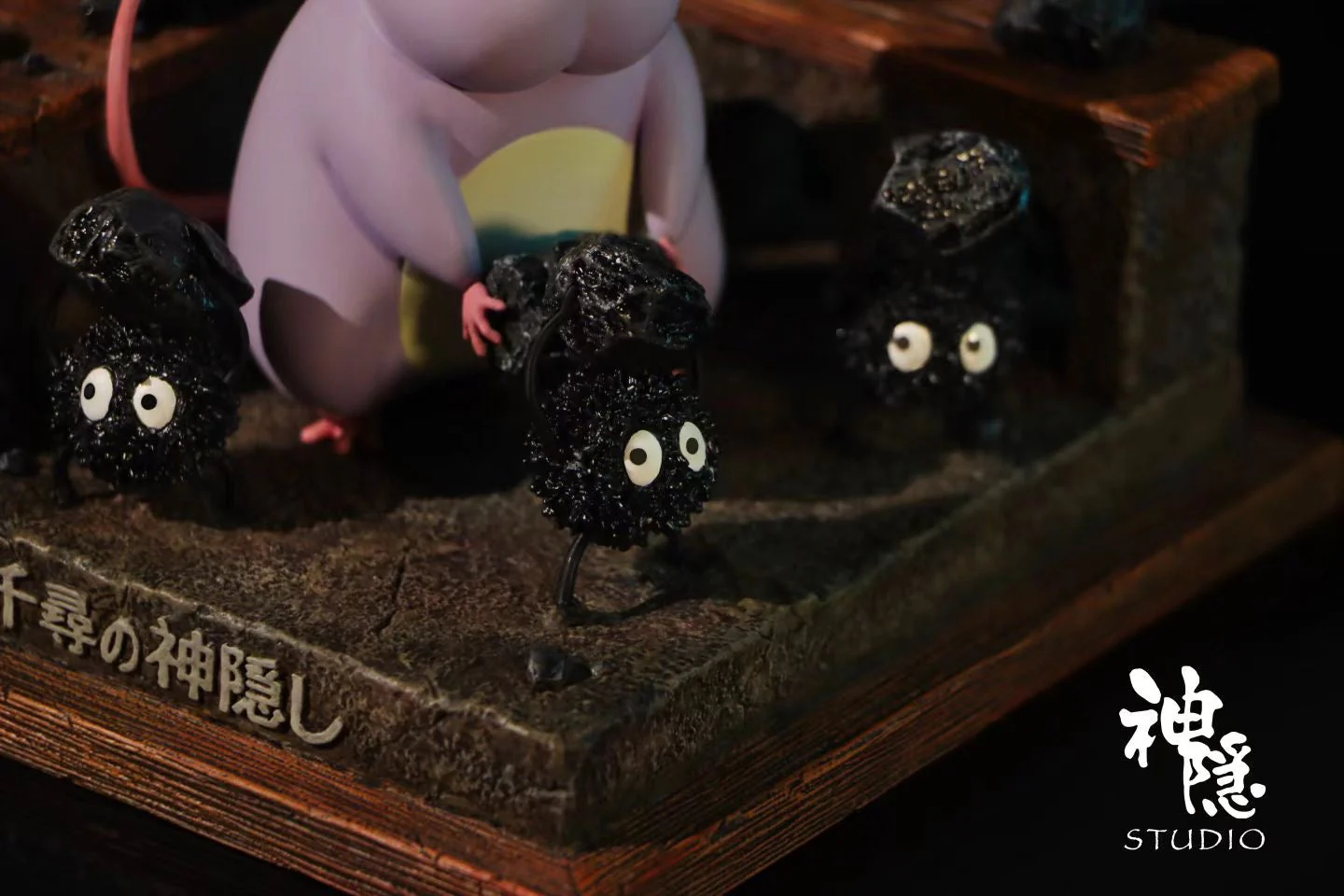 Shen Yin Studio - Spirited Away Boh Working with Soot Sprites | 千与千寻 坊宝宝干活啦