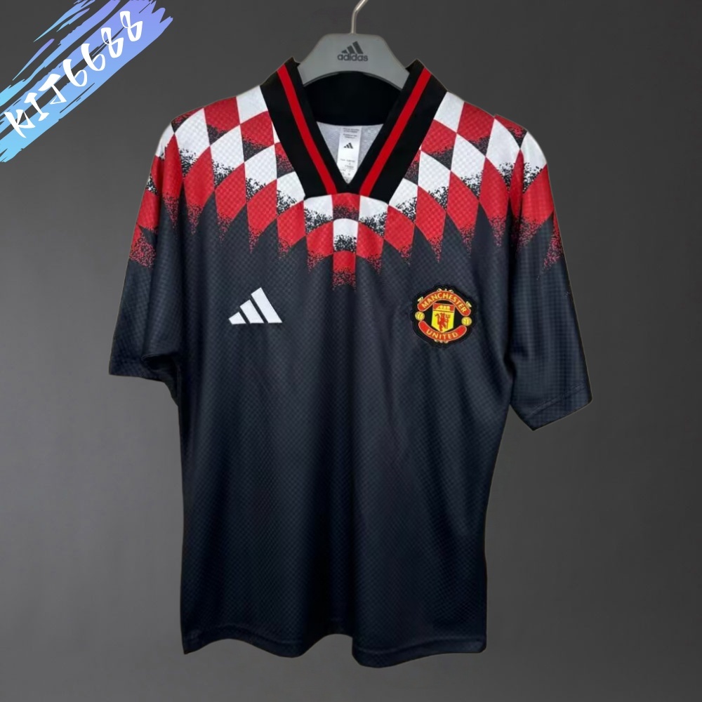 2026/2027 Manchester United Retro commemorative edition football shirt (Fans version)