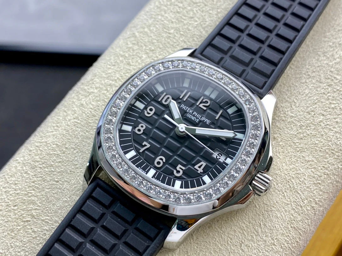 PATEK Watch Aquanaut 35.6mm Black Diamond
