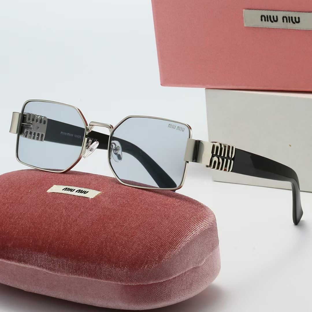 Miu Miu Fashionable Sunglasses
