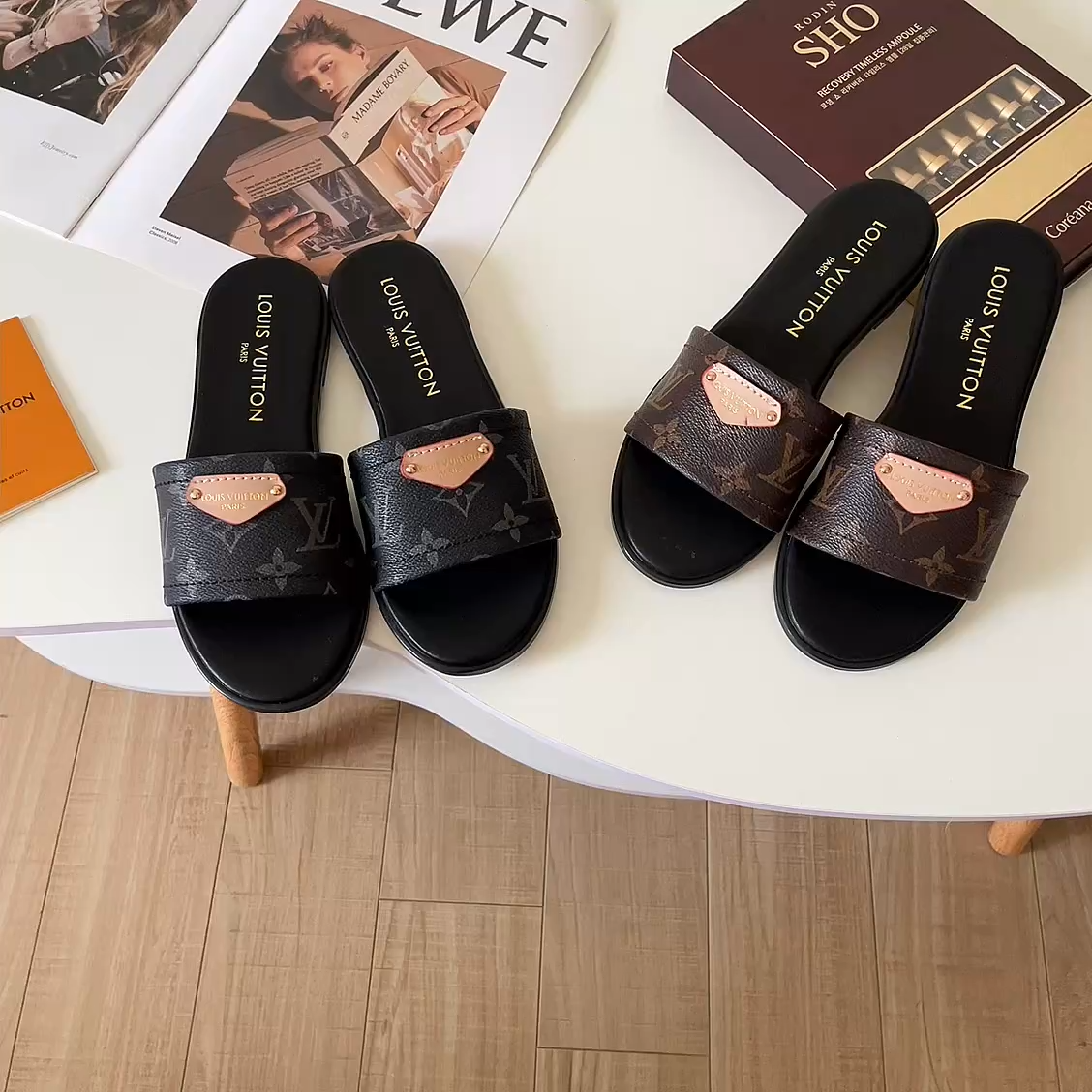 LV  Takashi Murakami Slippers