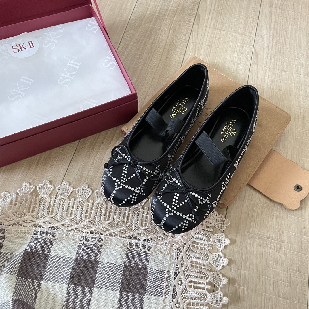 Valentino Garavani Black Satin Leather Crystal Embellished Bow Detail Mary Jane Ballet Flats
