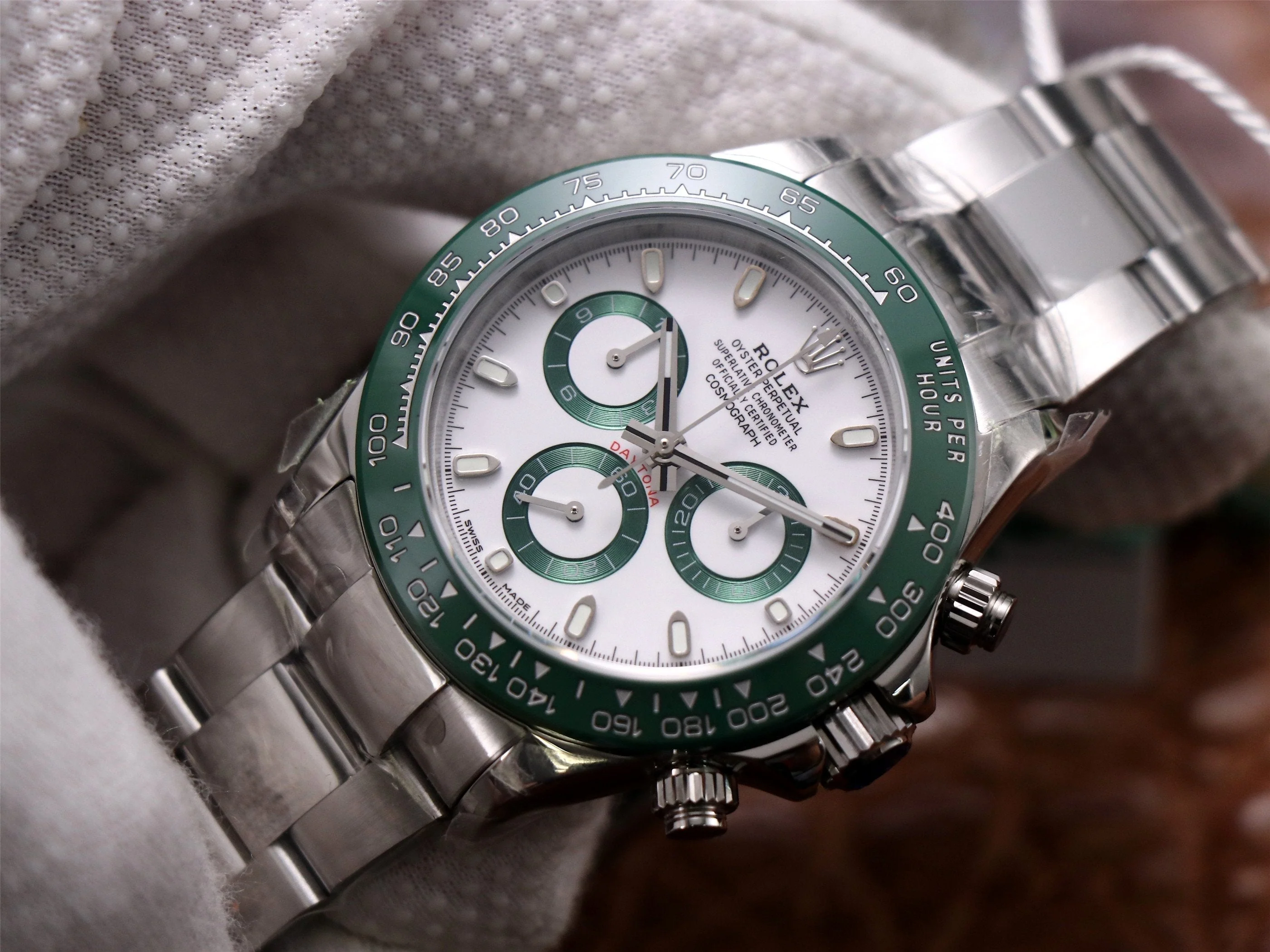 Rolex Watch DAYTONA 40MM STEEL CASE GREEN BEZEL WHITE DIAL