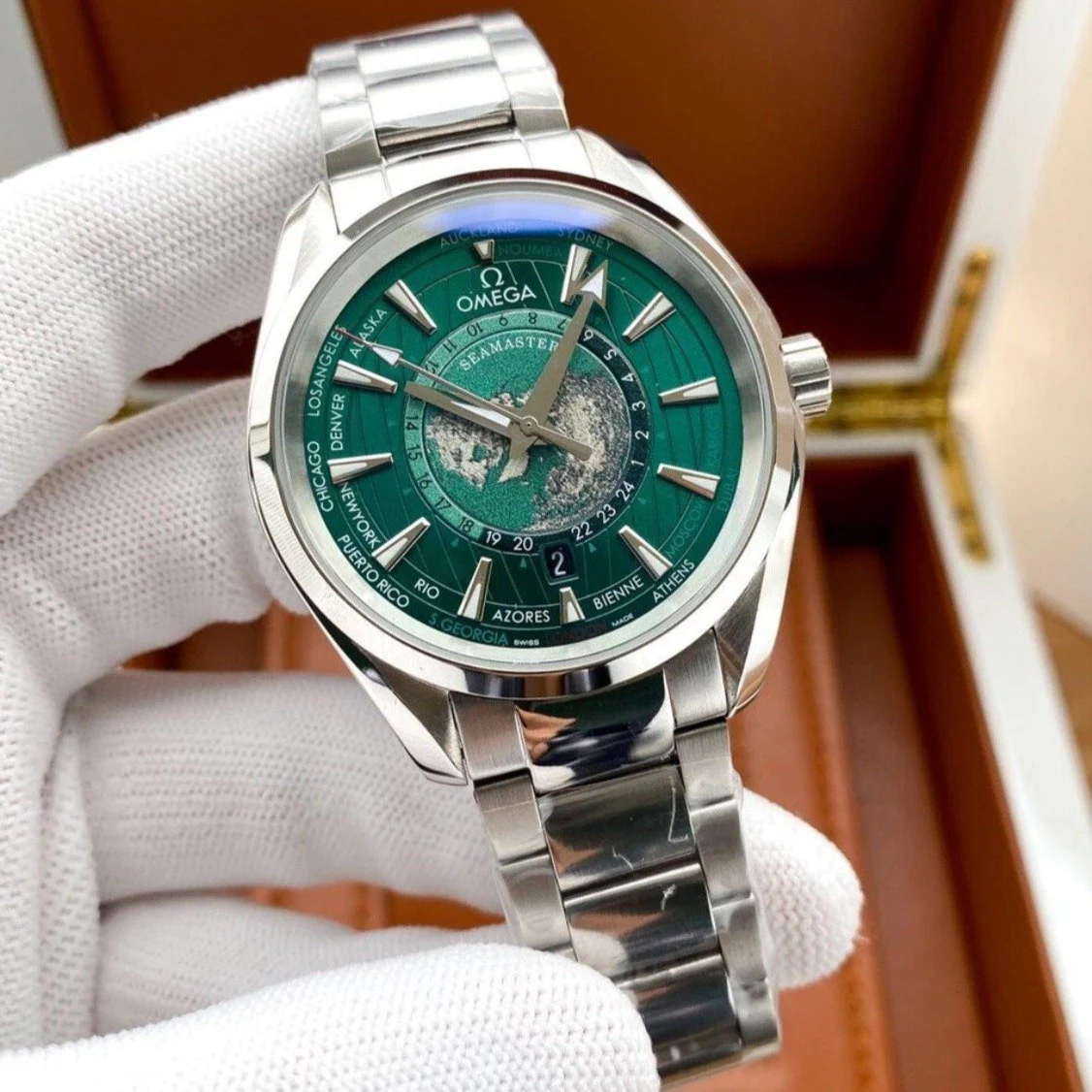 Omega Watch  AQUA TERRA 150M WORLDTIMER GREEN DIAL