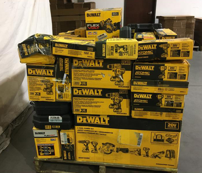 Cliente de Amazon devuelve paletas de herramientas en línea📦