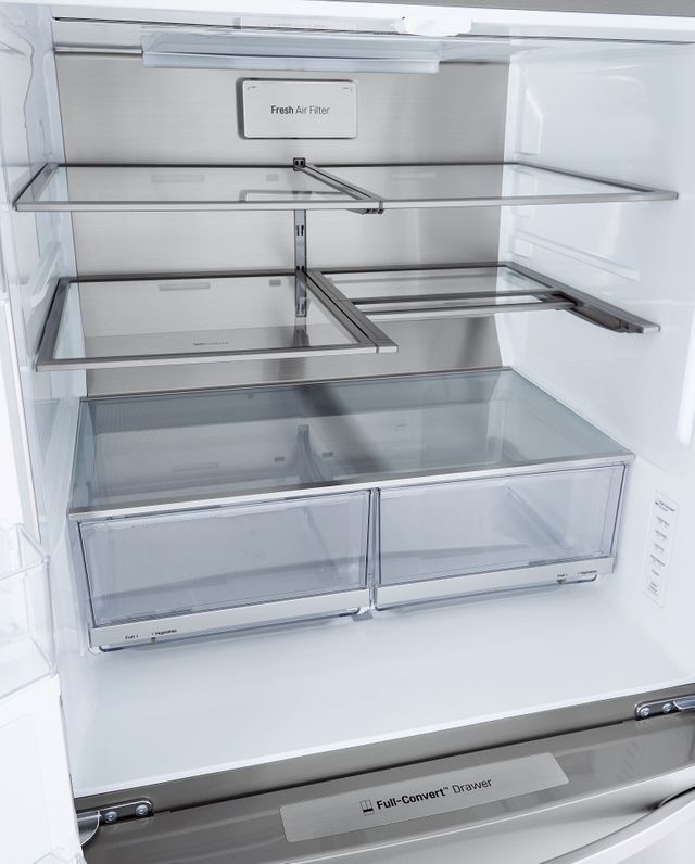 29,5 pies cúbicos. Pie. Refrigerador de 4 puertas con puertas francesas InstaView Door-in-Door y Craft Ice