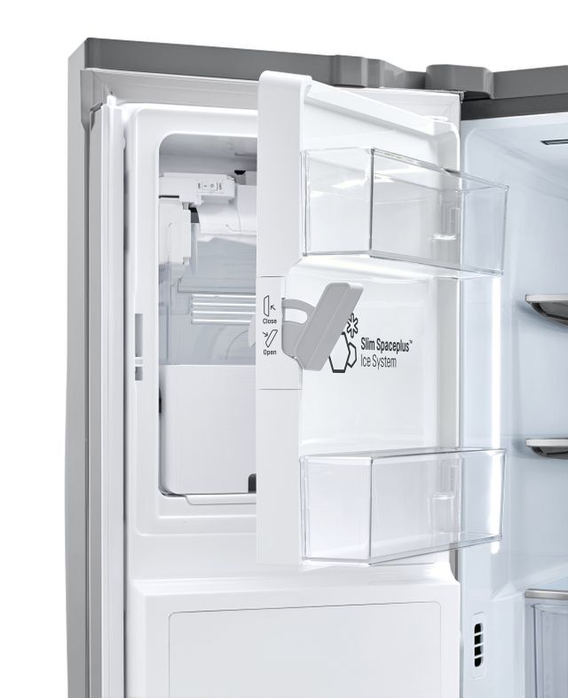 29,5 pies cúbicos. Pie. Refrigerador de 4 puertas con puertas francesas InstaView Door-in-Door y Craft Ice