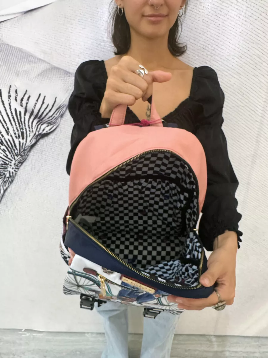 Mochila Grande De Nylon Con Solapa Y Bolsas Laterales Step By Step Nikky By Nicole Lee Ss24