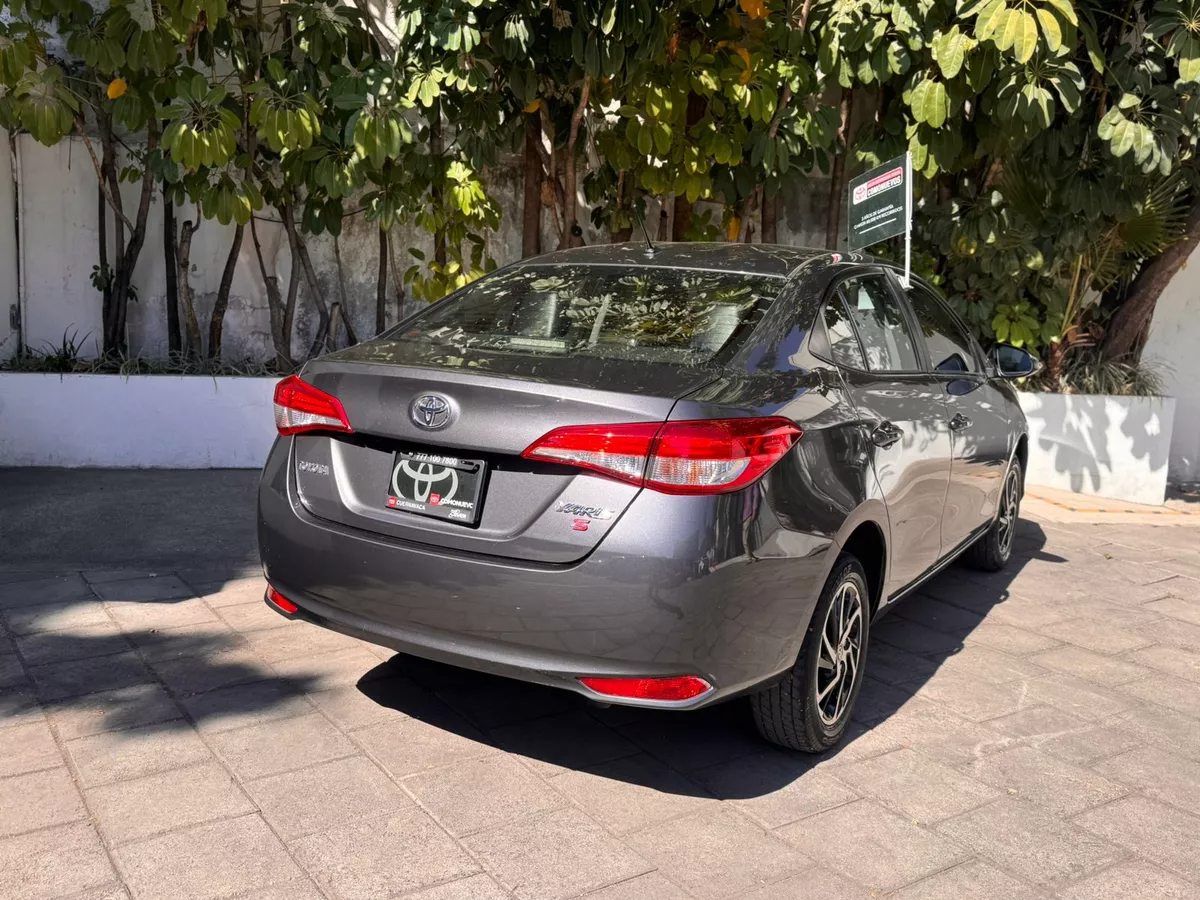 Toyota Yaris 4p Sedán S L4/1.5 Man 2021 | 82,728 km