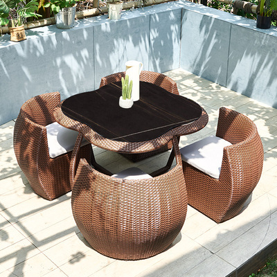 Conjunto de 5 piezas que incluye una mesa y cuatro sillas