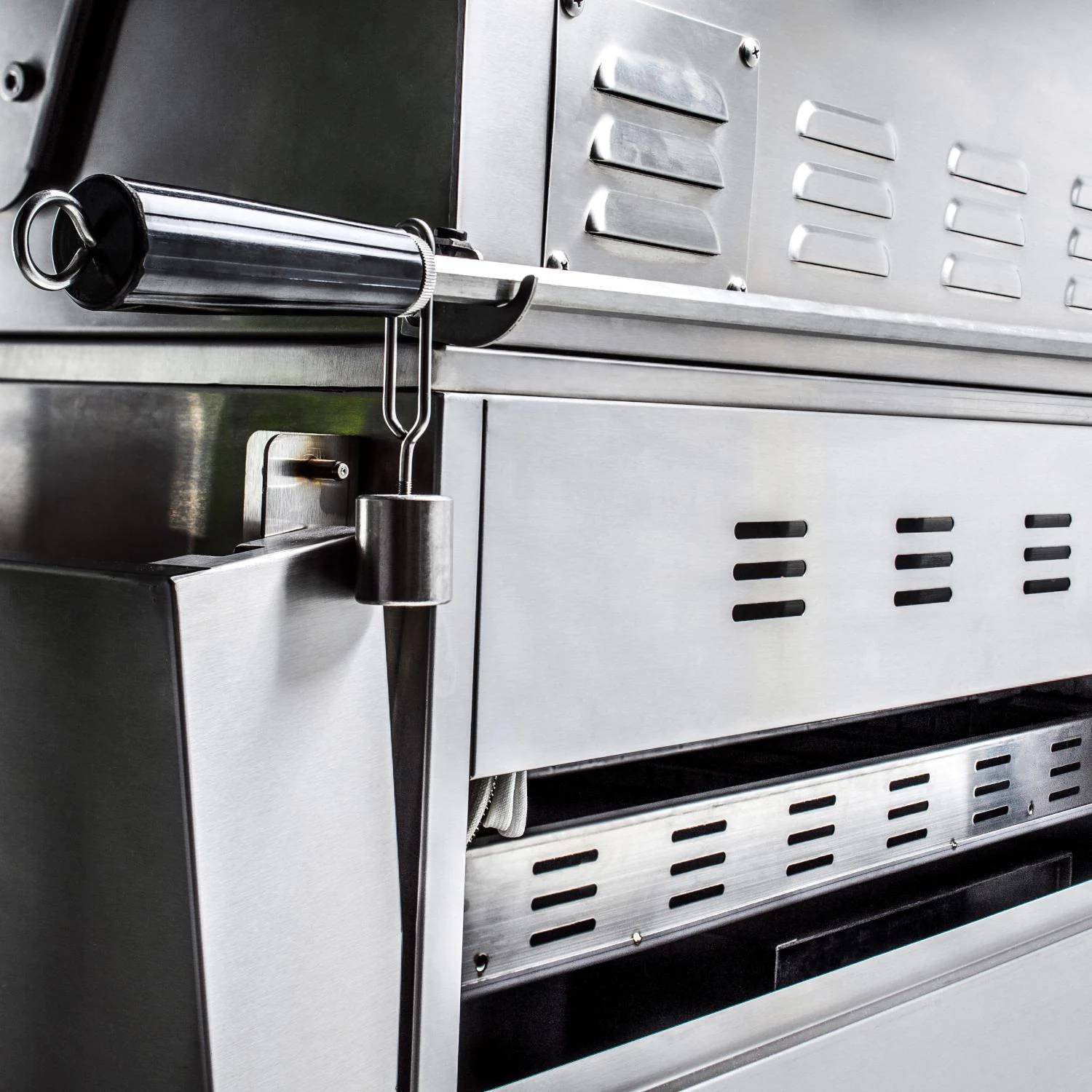 Blaze Professional LUX 44-Inch 4-Burner Propane Gas Grill With Rear Infrared Burner-BLZ-4PRO-LP