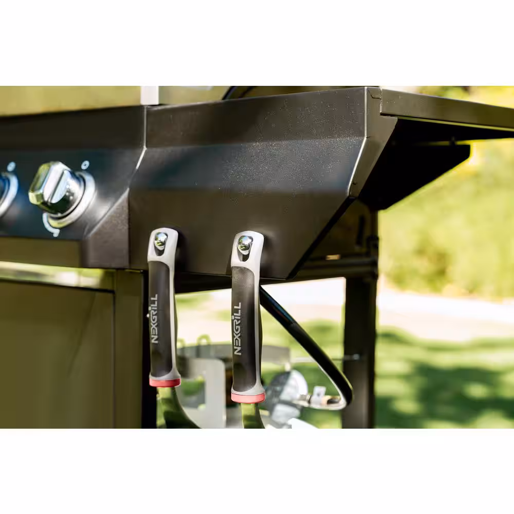 Parrilla de gas propano Nexgrill de 4 quemadores en color negro con tapa principal de acero inoxidable 720-0925PG