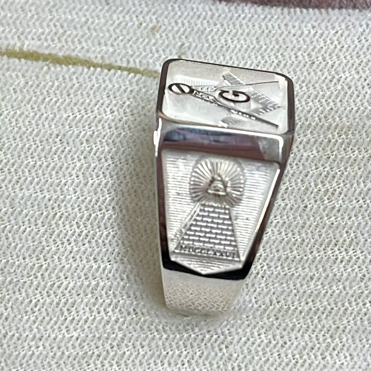 Anillo De Los Masones En Plata Ley.925