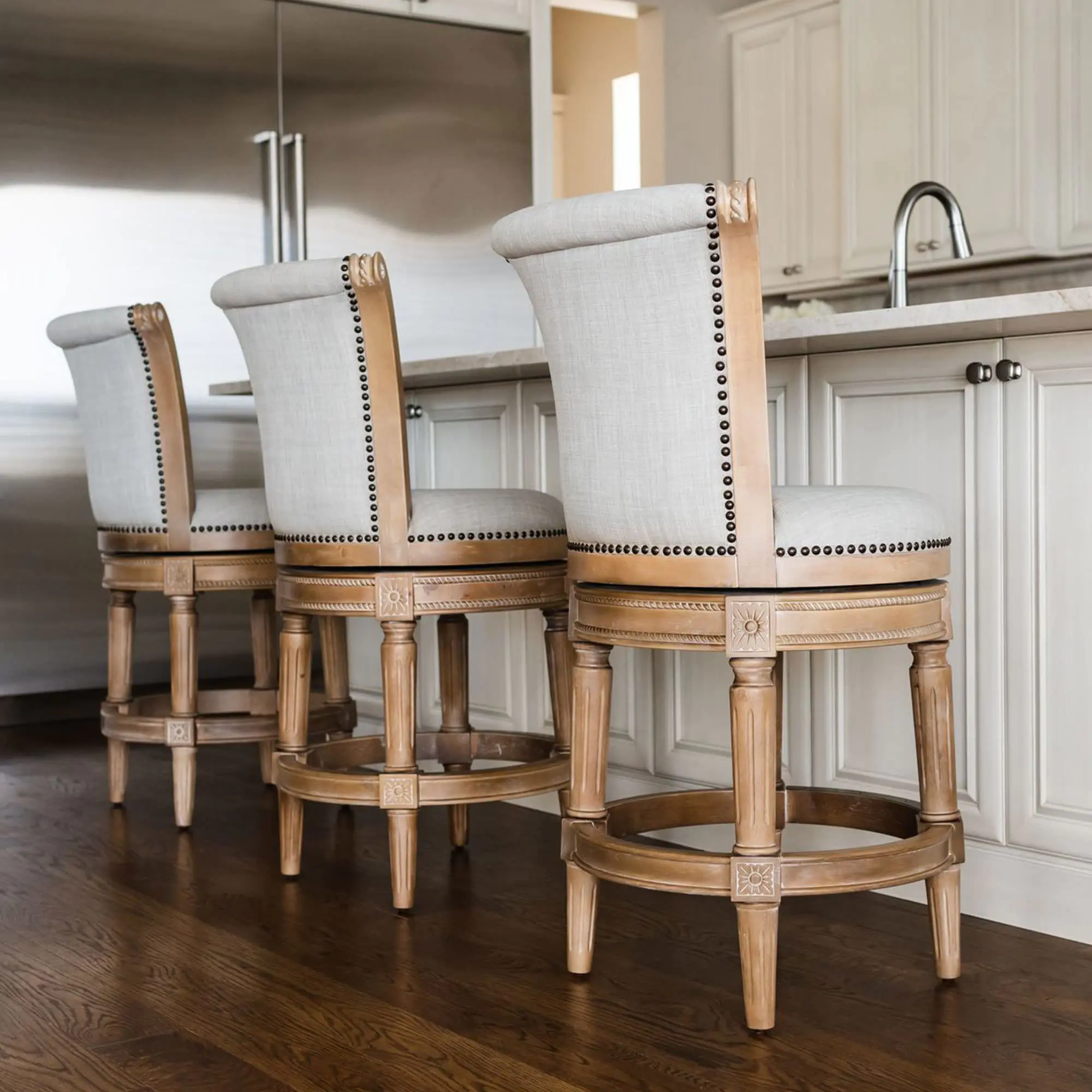 Maven Lane Pullman High-Back cocina Swivel Bar Stool, Dark Walnut, set de 4