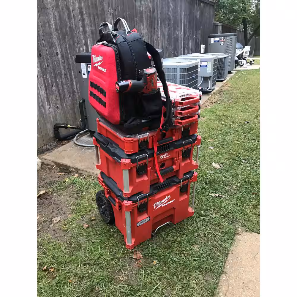 Milwaukee 15 in. PACKOUT Tool mochila 48-22-8301