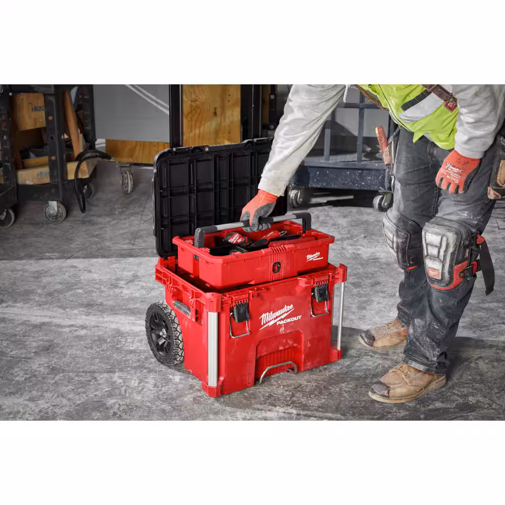 Milwaukee PACKOUT 22 in. Rolling Modular Tool Box Low Profile Handle 48-22-8427