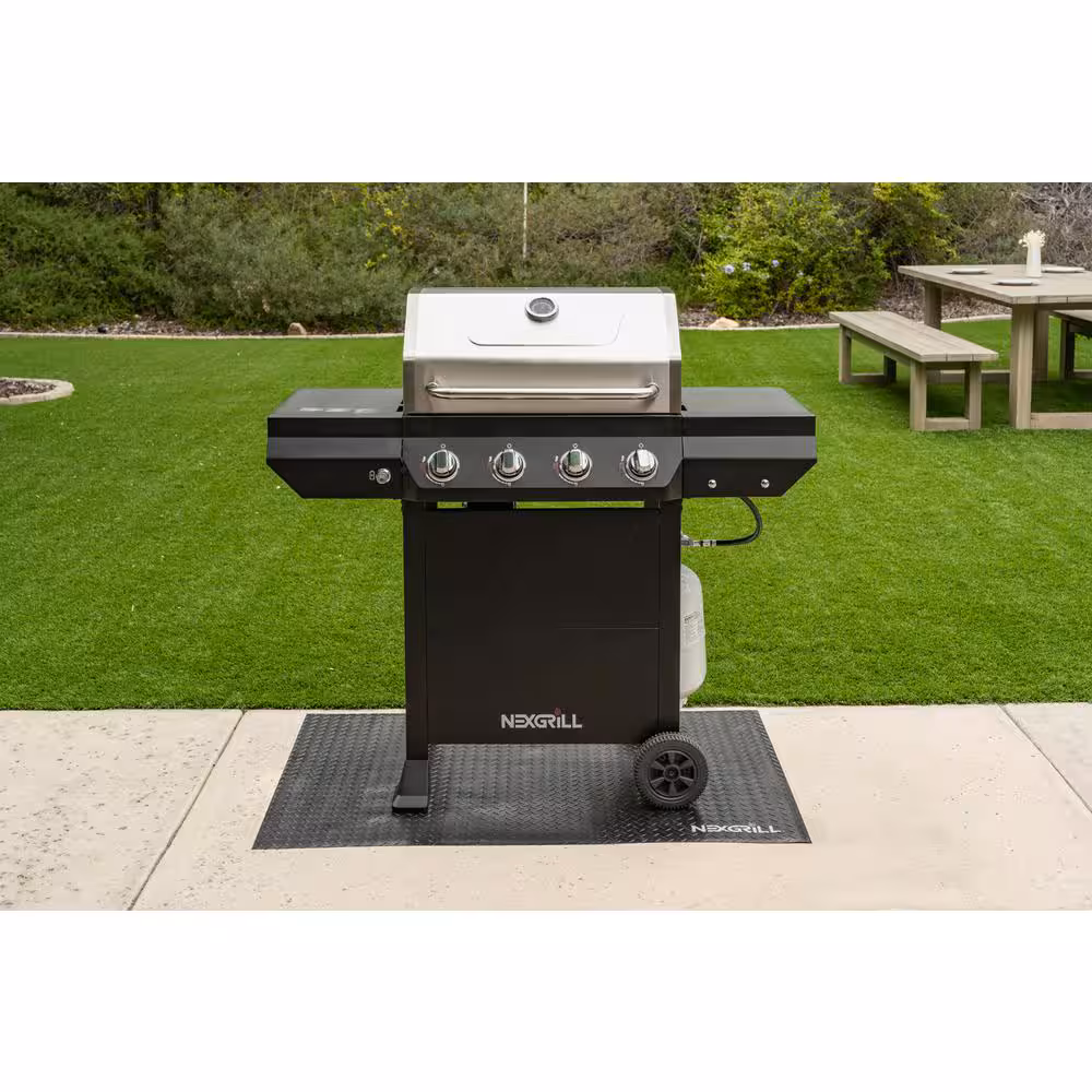Parrilla de gas propano Nexgrill de 4 quemadores en color negro con tapa principal de acero inoxidable 720-0925PG