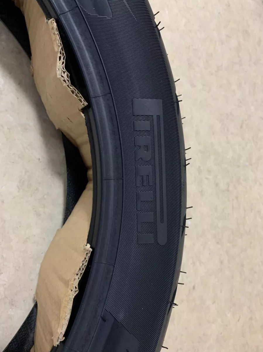 Llanta Pirelli 140/70-17 66s Angel City No Usa Camara