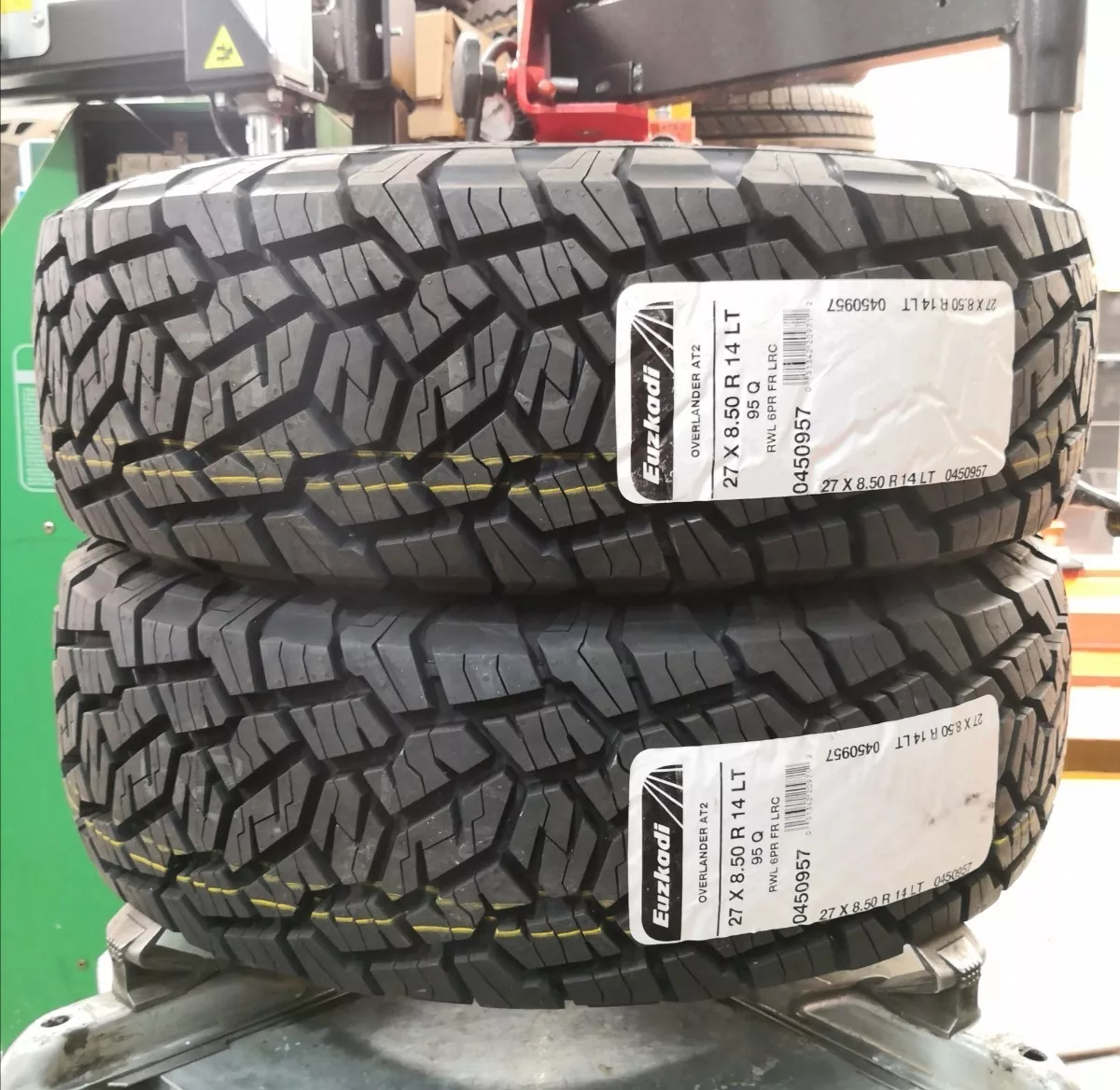 Paquete De 2 Llantas 27x8.50 R14 Euzkadi Overlander At2 95q