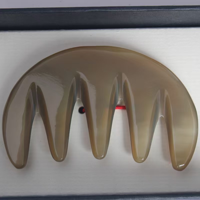 Five-tooth comb horn comb massage comb scraping comb head meridian massage comb thickness about 4-5mm - Verve BeautyFive-tooth comb horn comb massage comb scraping comb head meridian massage comb thickness about 4-5mm$12.00五齿梳