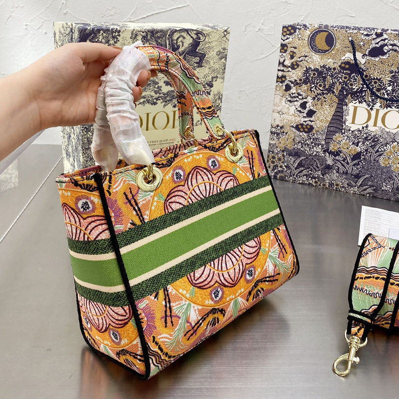 Dior The LADY D-LITE Bag