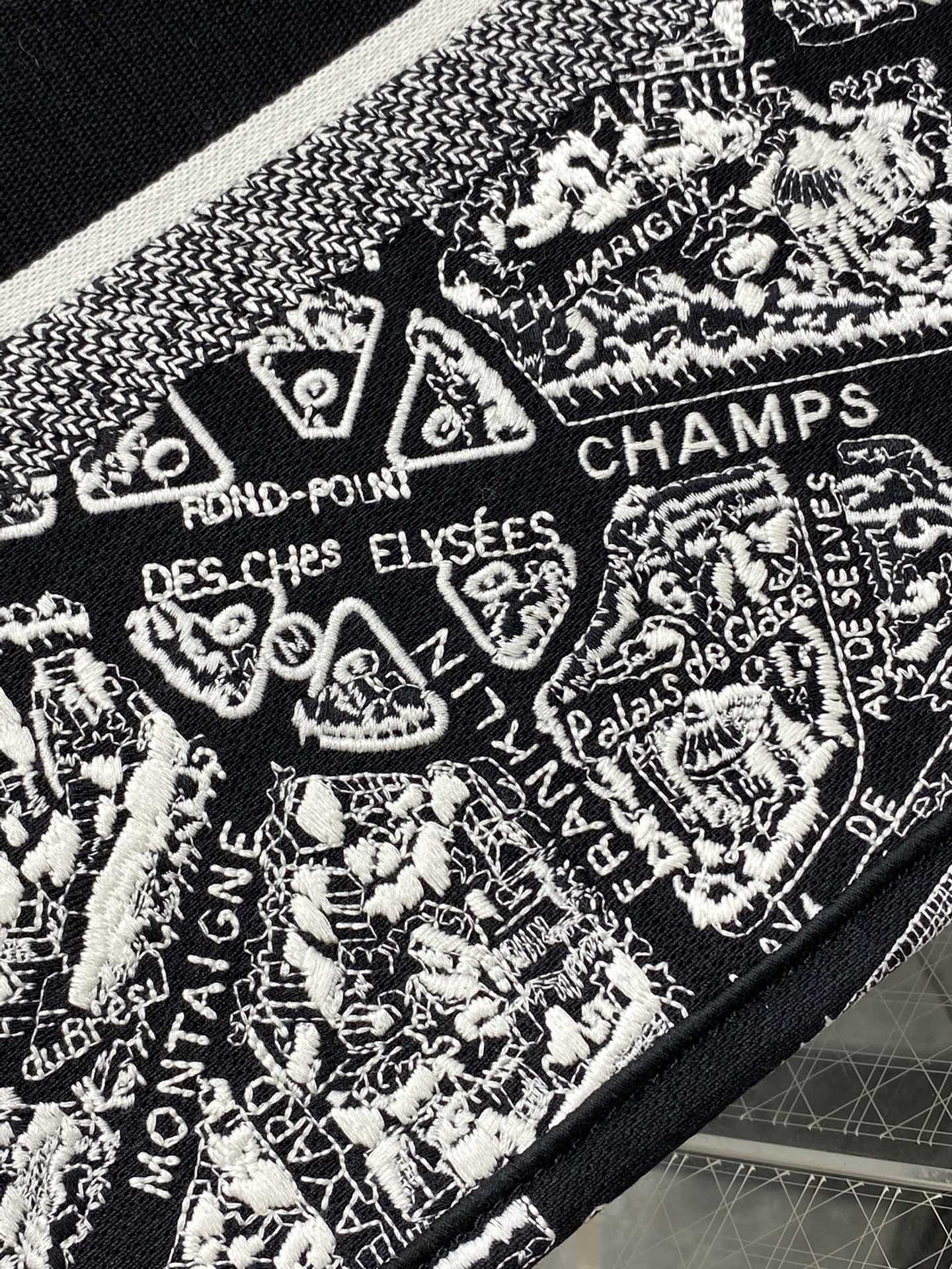 Dior Book Tote Large Black And White Plan De Paris Embroidery M1296ZOMP_M993