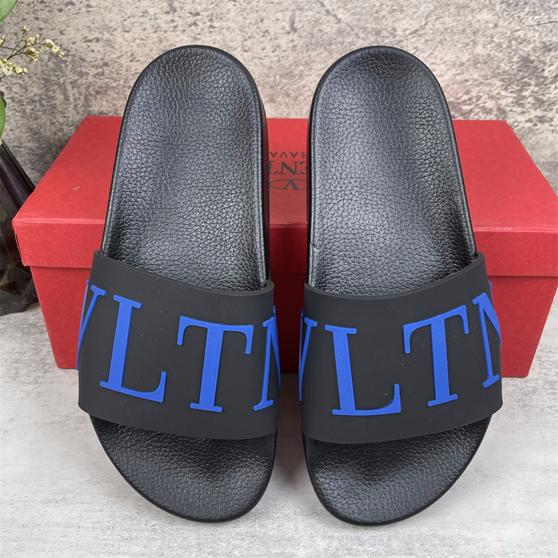 Valentino Rubber Simple And Casual Slide Sandal