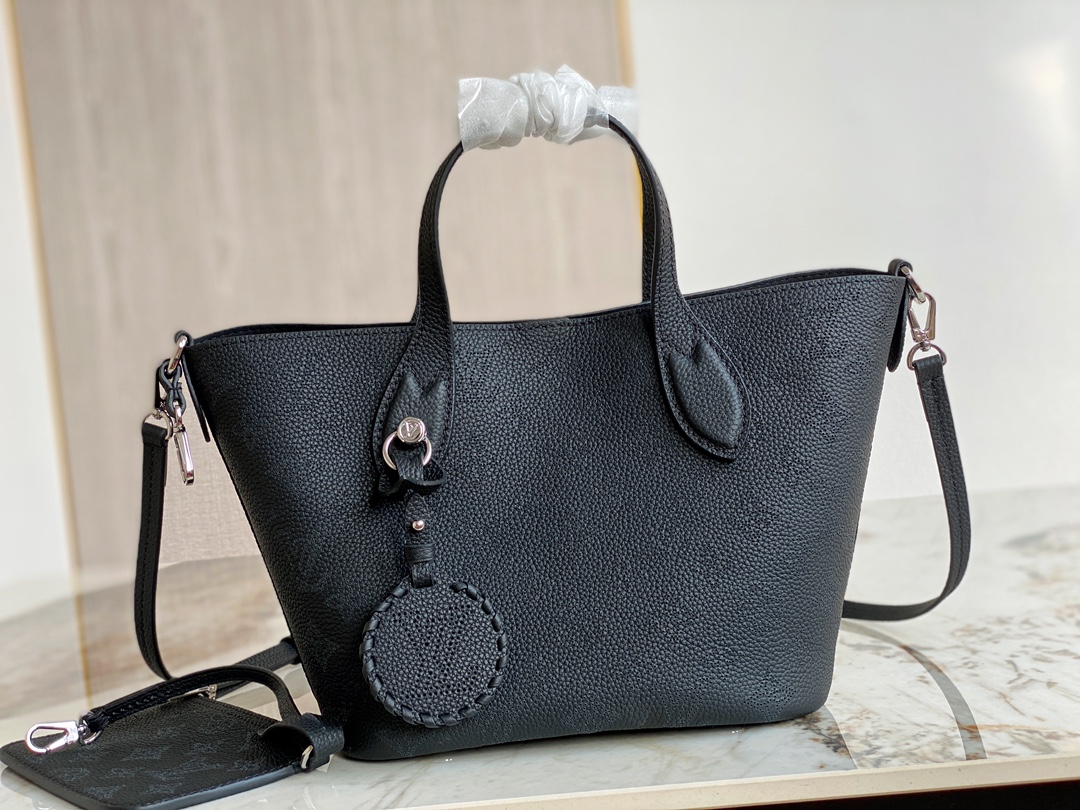 Louis Vuitton Blossom PM M21848