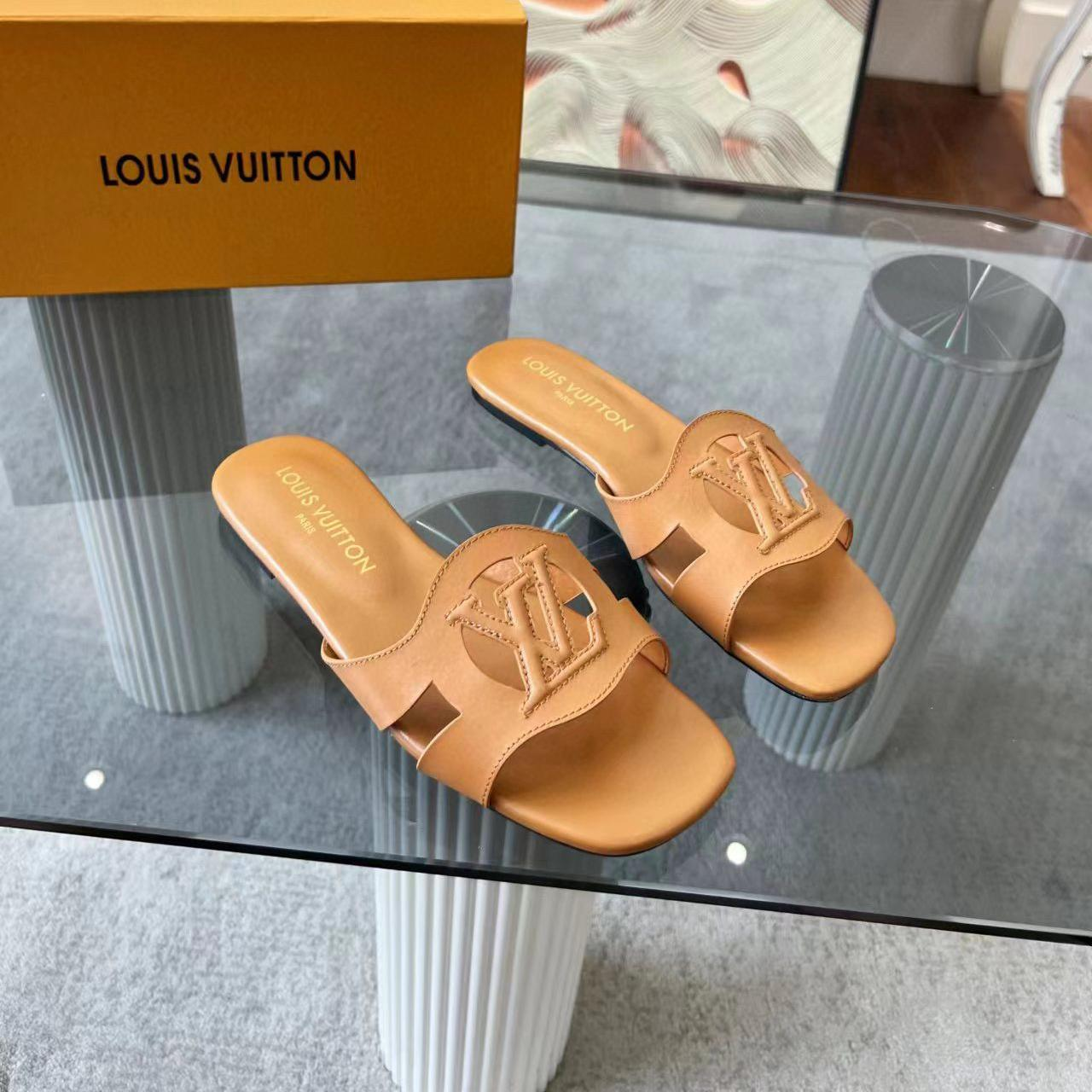 Louis Vuitton LV Lsola Leather Flat Aandals Slide Sandal