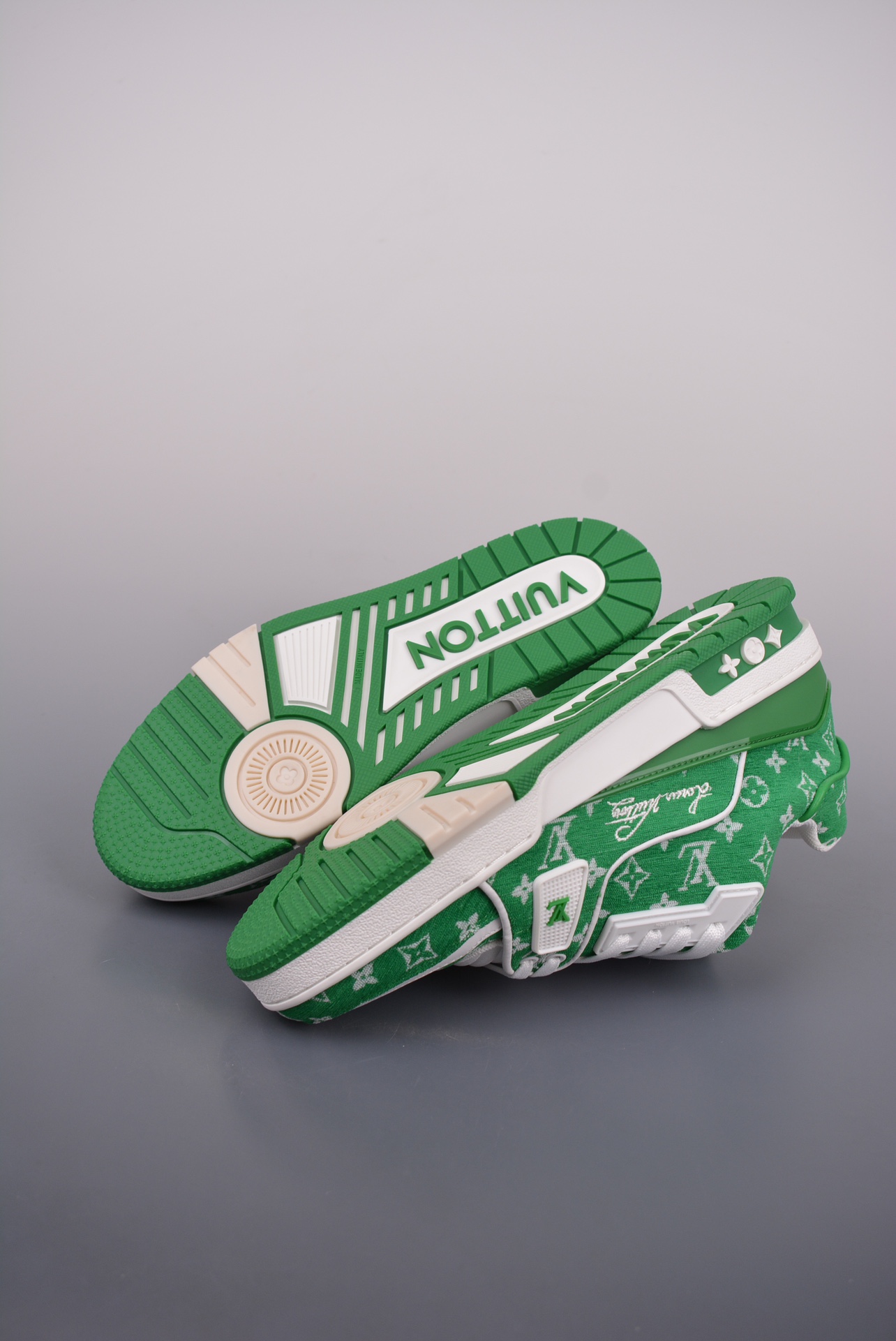 Louis Vuitton Sneakers pattern green