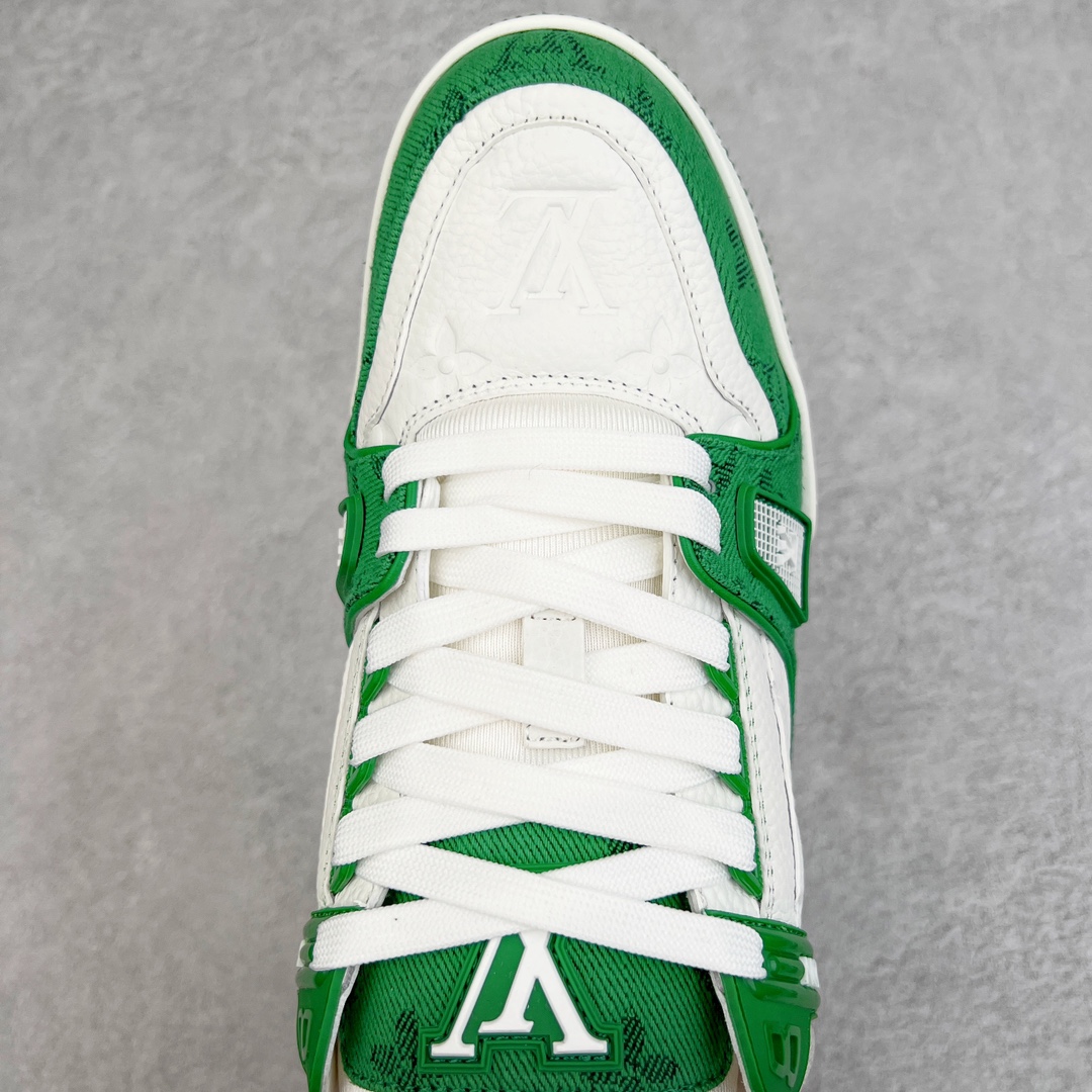Louis Vuitton Sneakers green