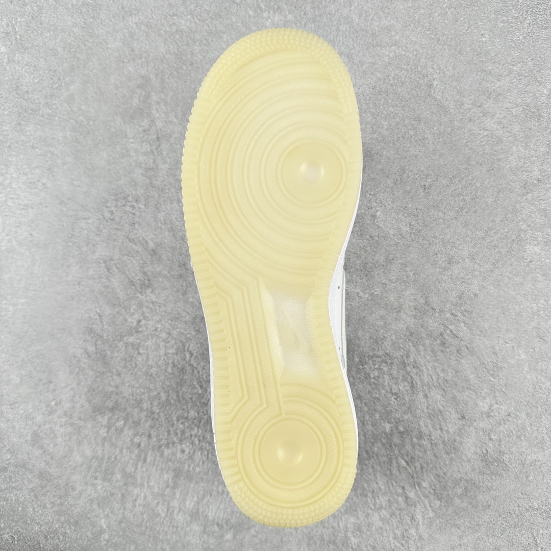 Nike Air Force 1  White Biege